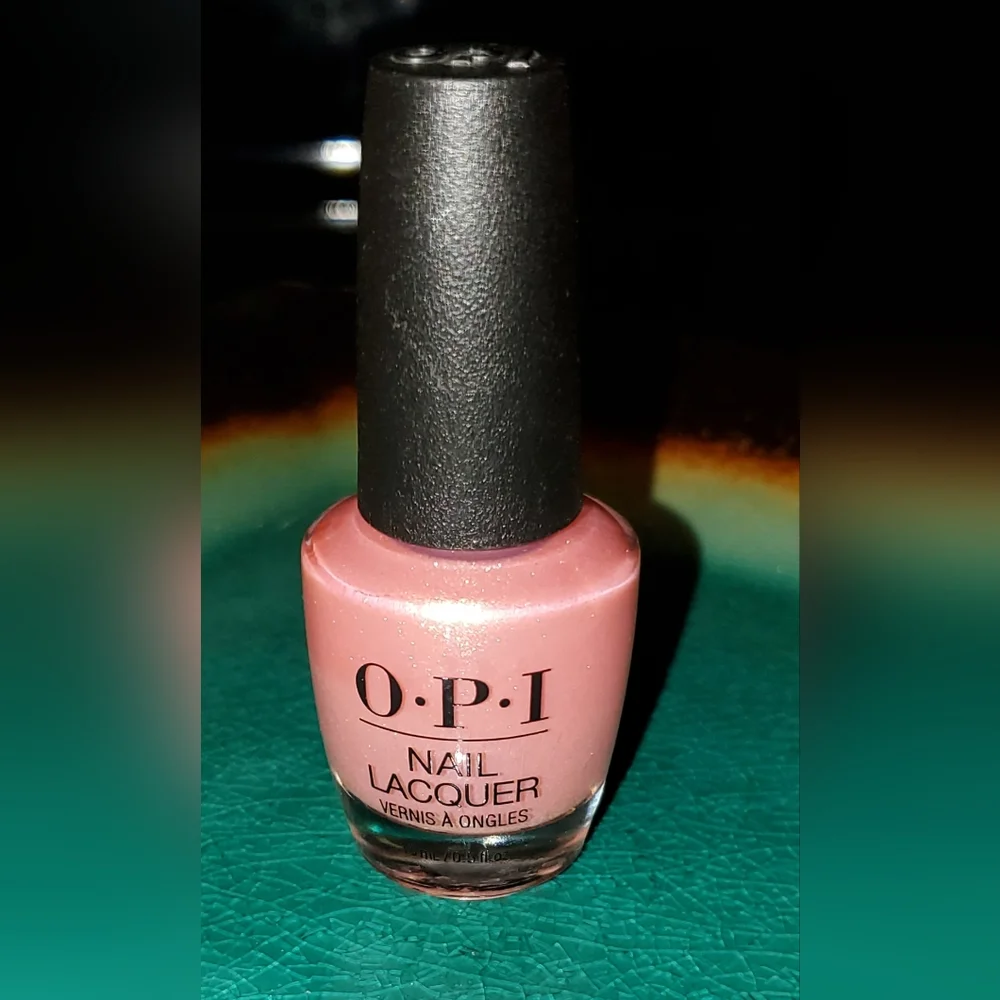OPI "PRINCESSES RULE" - Picture 1 of 2